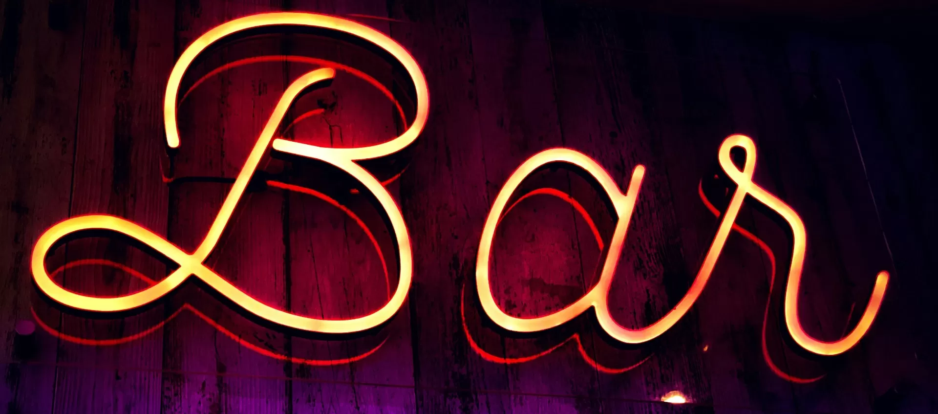 Illuminazione per insegne: soluzioni LED ad alta visibilit&agrave;